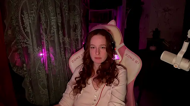 Snapshot of pearl_princess_ chatting on April 9, 6:19 am pearl princess online show from April 9, 6:19 am