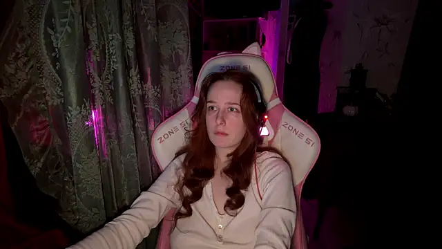 Snapshot of pearl_princess_ chatting on April 11, 7:35 am pearl princess online show from April 11, 7:35 am