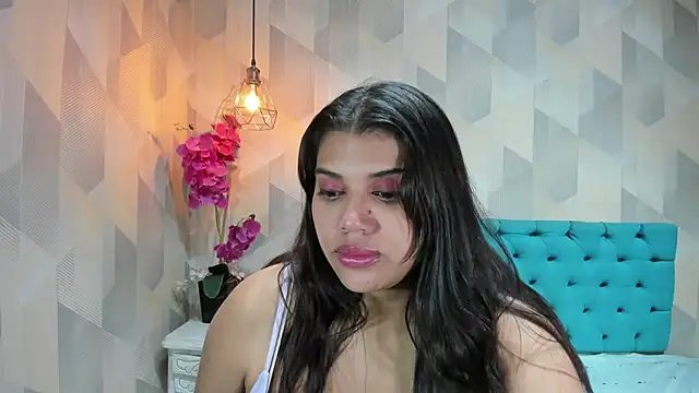 LindaBreeS online show from June 13, 3:48 am