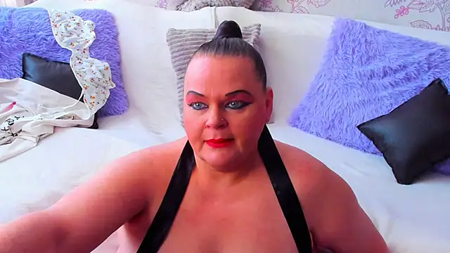 Snapshot of MilanaBiegert chatting on February 19, 12:44 pm MilanaBiegert online show from February 19, 12:44 pm