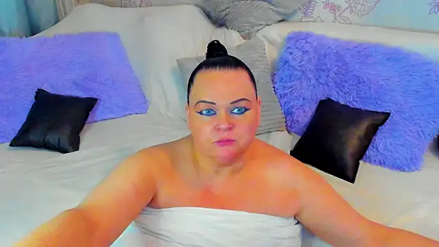 Snapshot of MilanaBiegert chatting on March 9, 4:55 pm MilanaBiegert online show from March 9, 4:55 pm