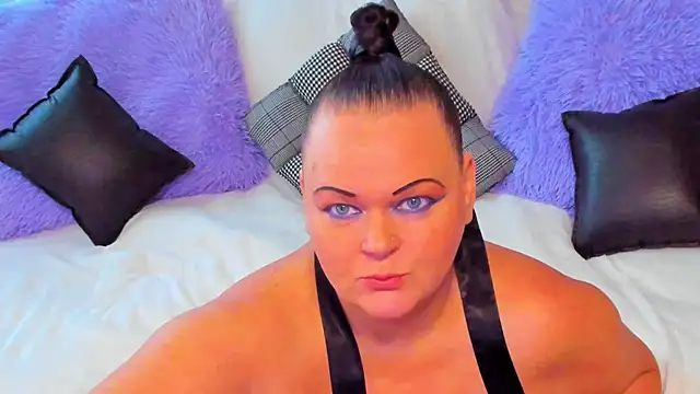 Snapshot of MilanaBiegert chatting on October 4, 8:56 am MilanaBiegert online show from October 4, 8:56 am