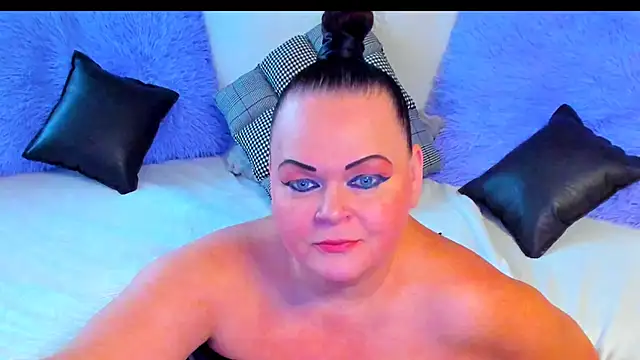 Snapshot of MilanaBiegert chatting on November 1, 11:23 am MilanaBiegert online show from November 1, 11:23 am