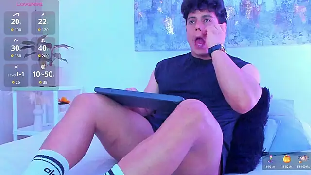 arminjones1 online show from October 5, 12:31 am