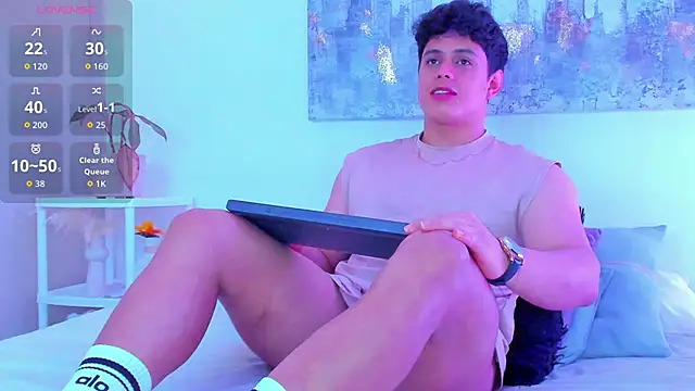 arminjones1 online show from December 4, 4:22 am