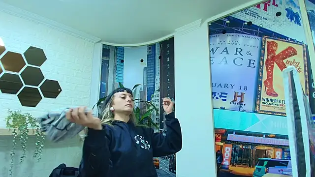 Naughty Kittenm online show from March 5, 10:22 am