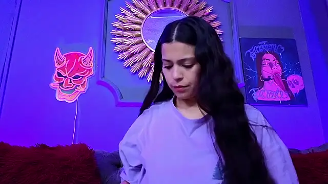Snapshot of Julieta_Russell chatting on March 5, 12:22 pm Julieta Russell online show from March 5, 12:22 pm