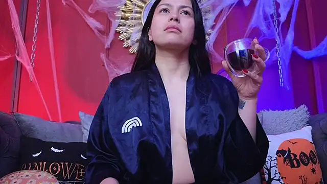 Julieta Russell online show from October 28, 12:09 pm