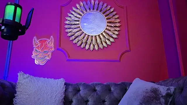 Julieta Russell online show from February 18, 12:12 pm