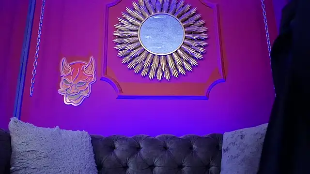 Julieta Russell online show from March 31, 12:16 pm