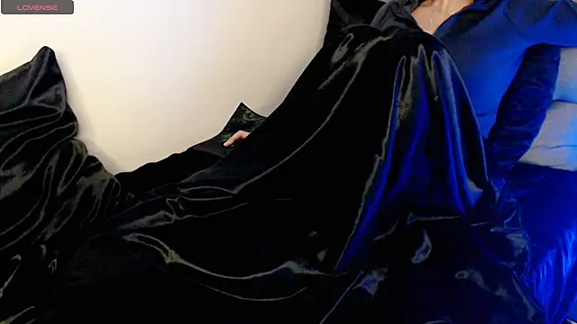 hotmask online show from December 19, 6:59 pm