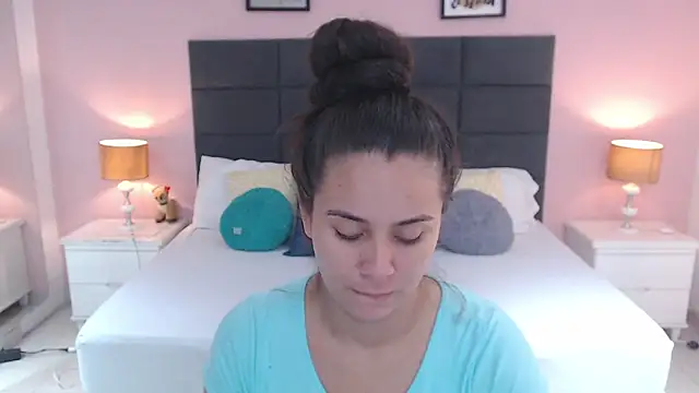 Snapshot of MadisonJenner chatting on January 22, 11:23 am MadisonJenner online show from January 22, 11:23 am