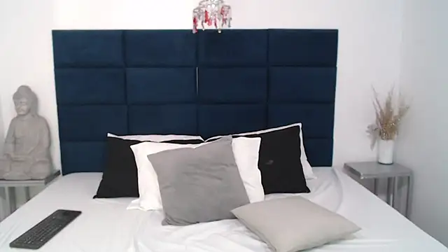 Snapshot of MadisonJenner chatting on February 7, 9:04 pm MadisonJenner online show from February 7, 9:04 pm