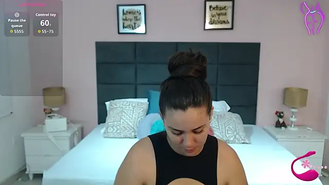 Snapshot of MadisonJenner chatting on October 6, 11:29 am MadisonJenner online show from October 6, 11:29 am