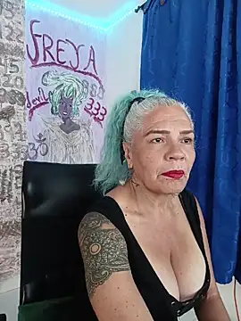 freyadevil333 online show from April 18, 3:10 am