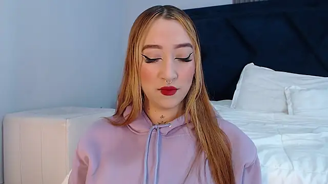 MollyCruz online show from March 17, 11:42 am