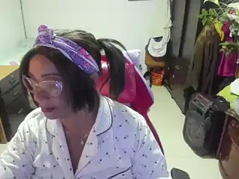 Mrs mommy  online show from February 24, 5:20 pm