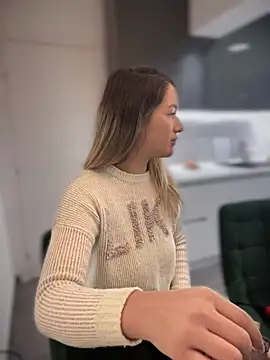 HotXMom online show from February 3, 4:46 am