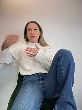 HotXMom online show from February 20, 4:50 am