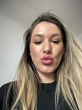 HotXMom online show from February 25, 4:46 am