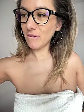 HotXMom online show from March 1, 10:55 am