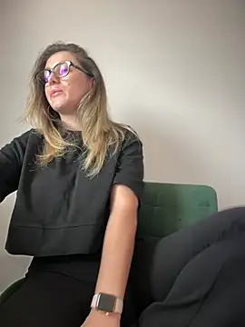 HotXMom online show from March 12, 7:35 am