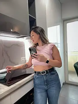 HotXMom online show from March 17, 7:24 am