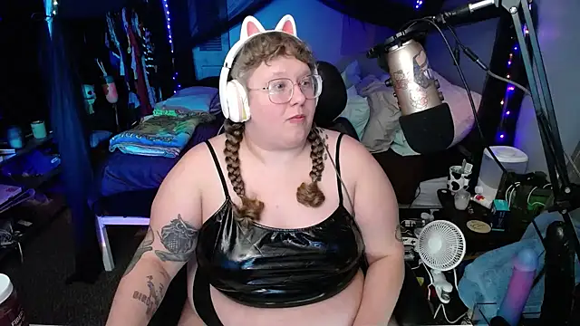 FatVeronica online show from January 26, 7:21 am