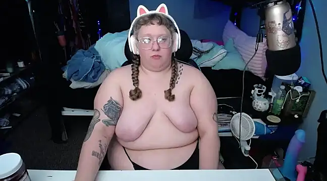 FatVeronica online show from February 12, 7:02 pm