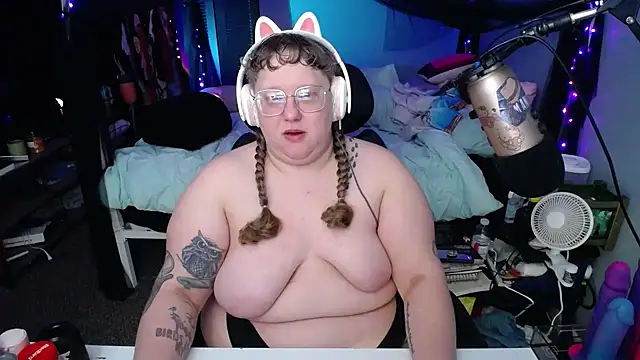 FatVeronica online show from March 6, 2:29 pm