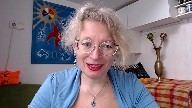 Snapshot of Zosya1111 chatting on December 15, 9:35 am Zosya1111 online show from December 15, 9:35 am