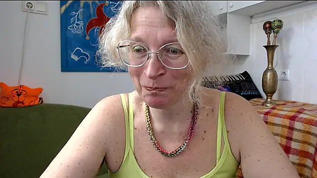 Snapshot of Zosya1111 chatting on February 7, 1:22 pm Zosya1111 online show from February 7, 1:22 pm