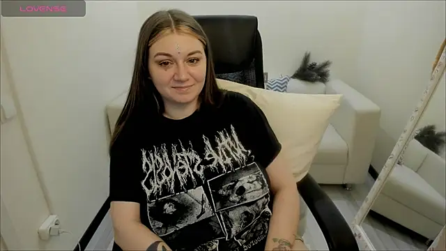 Snapshot of AlisaBacker chatting on December 26, 4:10 am AlisaBacker online show from December 26, 4:10 am