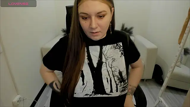 Snapshot of AlisaBacker chatting on December 28, 2:53 pm AlisaBacker online show from December 28, 2:53 pm