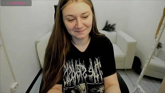 Snapshot of AlisaBacker chatting on January 2, 7:18 pm AlisaBacker online show from January 2, 7:18 pm