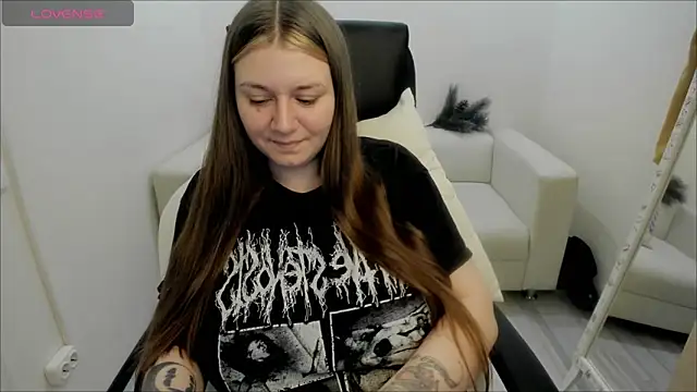 Snapshot of AlisaBacker chatting on January 2, 10:22 pm AlisaBacker online show from January 2, 10:22 pm