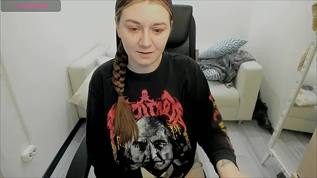 Snapshot of AlisaBacker chatting on January 11, 11:02 pm AlisaBacker online show from January 11, 11:02 pm