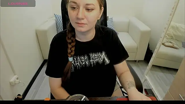 Snapshot of AlisaBacker chatting on January 17, 12:52 pm AlisaBacker online show from January 17, 12:52 pm