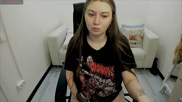 Snapshot of AlisaBacker chatting on February 7, 6:24 pm AlisaBacker online show from February 7, 6:24 pm