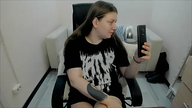 Snapshot of AlisaBacker chatting on February 14, 9:21 pm AlisaBacker online show from February 14, 9:21 pm