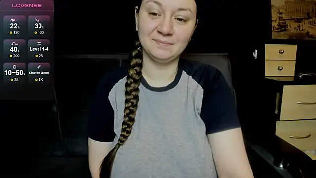 AlisaBacker online show from April 11, 1:59 pm