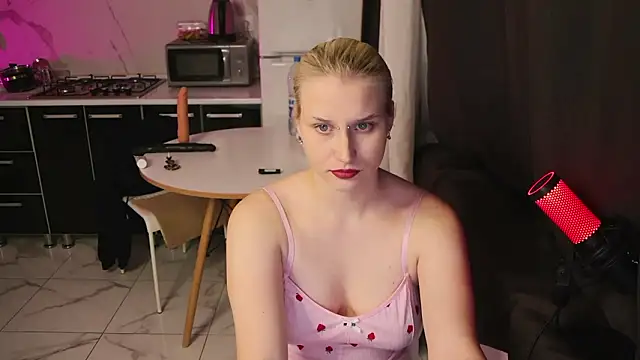 Snapshot of MertyXX chatting on February 6, 10:24 pm MertyXX online show from February 6, 10:24 pm