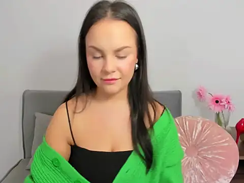 KendalNew online show from December 18, 5:10 pm