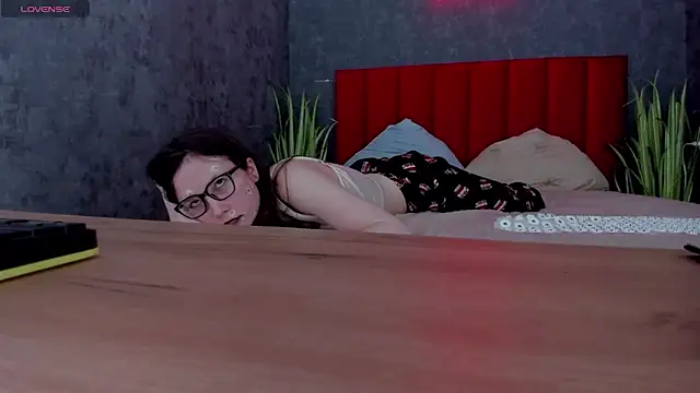 OliviaTurnery online show from January 5, 5:27 pm