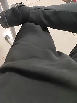 Snapshot of ertance40 chatting on February 7, 7:34 am ertance40 online show from February 7, 7:34 am