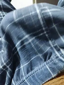 Snapshot of ertance40 chatting on February 21, 7:48 pm ertance40 online show from February 21, 7:48 pm