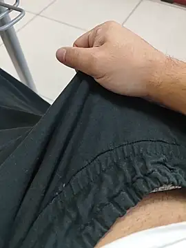 Snapshot of ertance40 chatting on February 28, 7:42 am ertance40 online show from February 28, 7:42 am