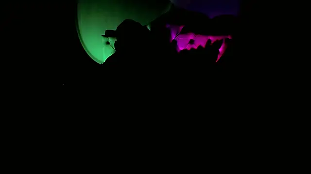 Snapshot of Ezraa1 chatting on October 4, 3:04 am Ezraa1 online show from October 4, 3:04 am