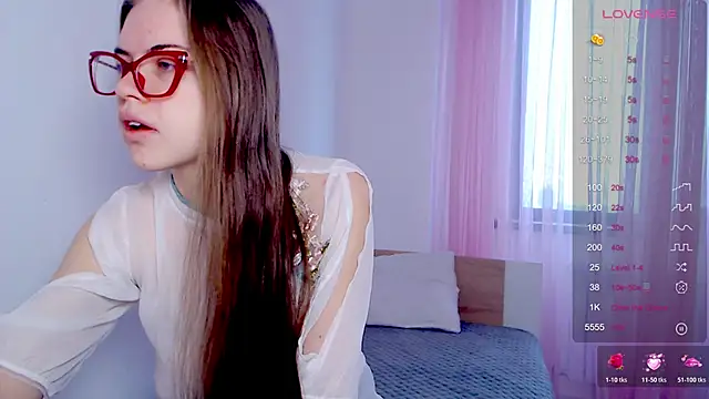 Sarah HS online show from February 5, 3:33 am