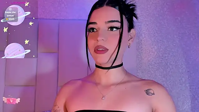 Snapshot of Summer_walkerr chatting on December 28, 12:24 pm Summer walkerr online show from December 28, 12:24 pm